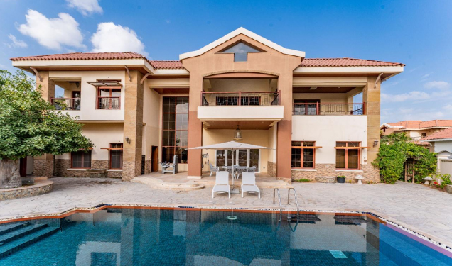 Mansion in Jumeirah Islands